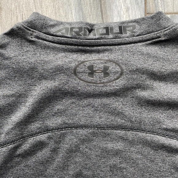 ***Like New Men’s UA Compression Long Sleeve - Picture 6 of 6